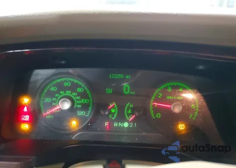 2009 Lincoln Town Car Signature Limited z USA, uszkodzony, nr VIN 2LNHM82V09X607430